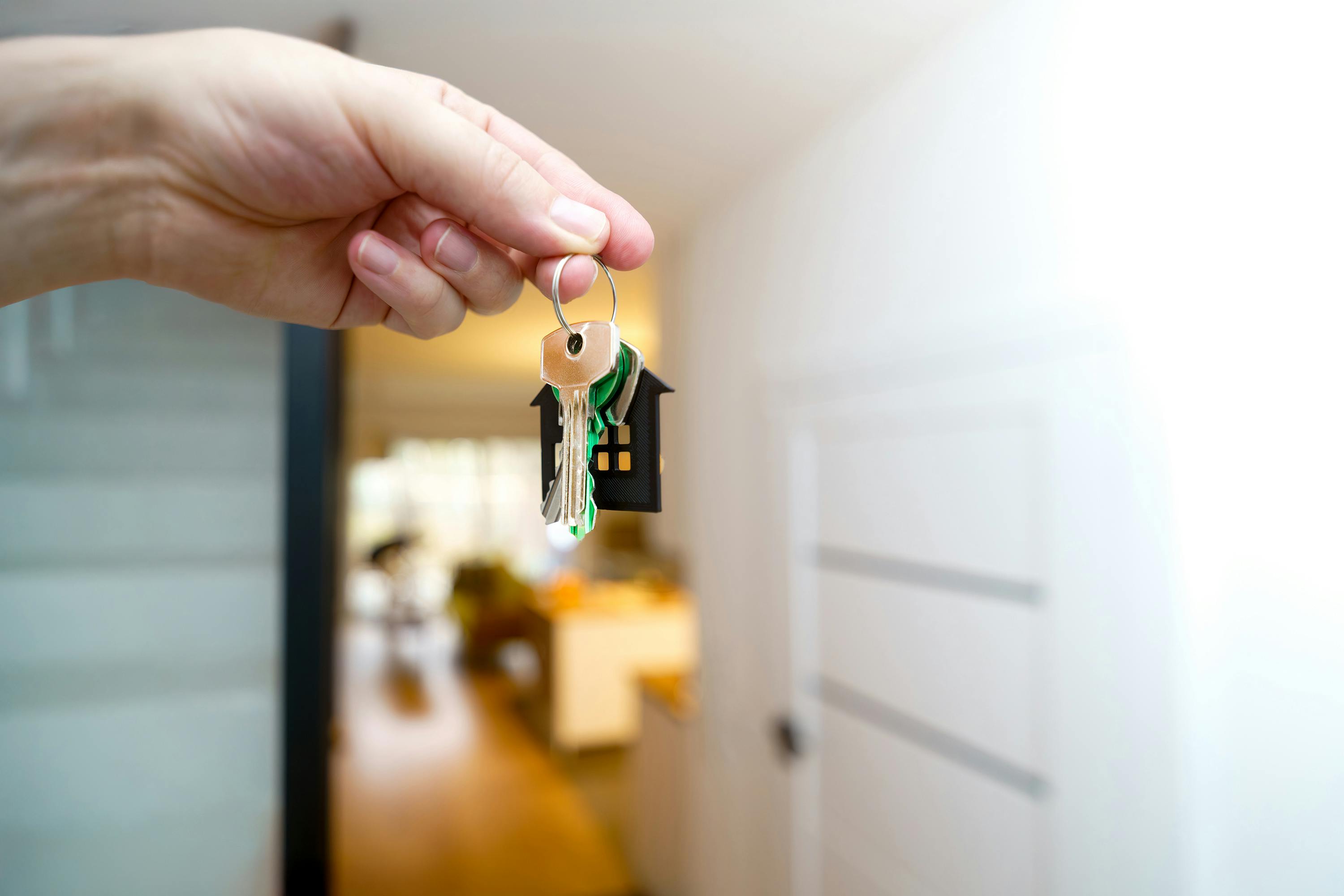 Builder and homeowner handshake